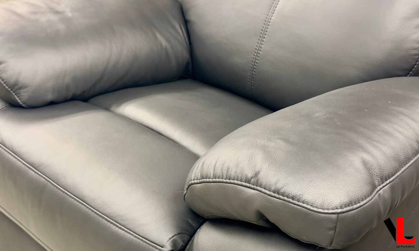 Fauteuil inclinable Aveon de 38,5 po avec accoudoirs en cuir assorti - Disponible en 2 couleurs
